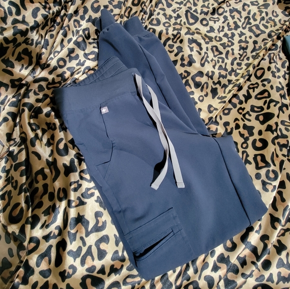 Figs Bottom Scrub - Picture 1 of 3